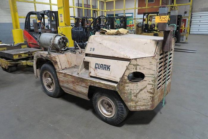Used CLARKE MDL. CT30 TOWING TRACTOR