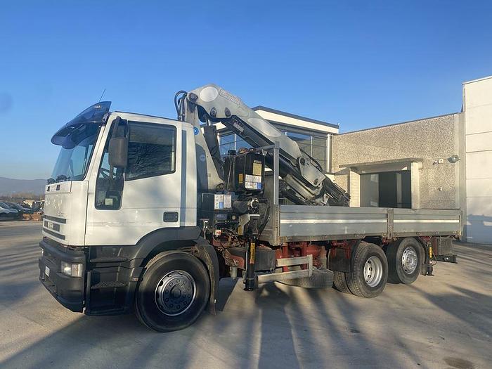 Usato 2002 iveco EUROTECH 260E28 CON GRU