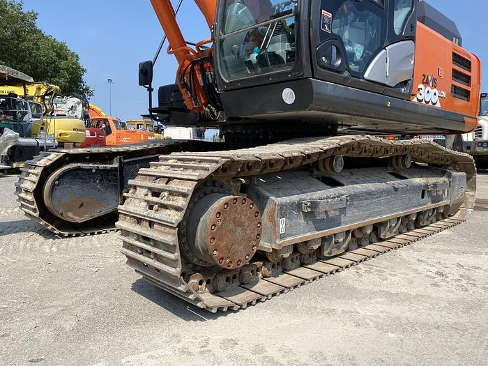 Usato 2016 HITACHI ZX300LCN-6