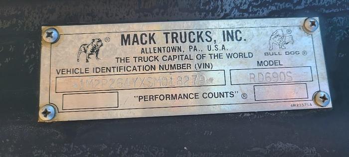 Used 1995 Mack Trucks, Incorporated RD690S