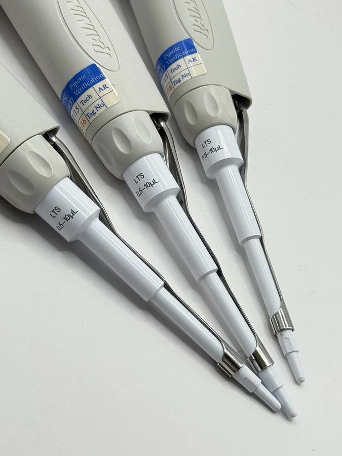 Used Rainin EDP3 Plus Pipettes 1-10 uL with Charging Stand E3 Rapid Charge USA