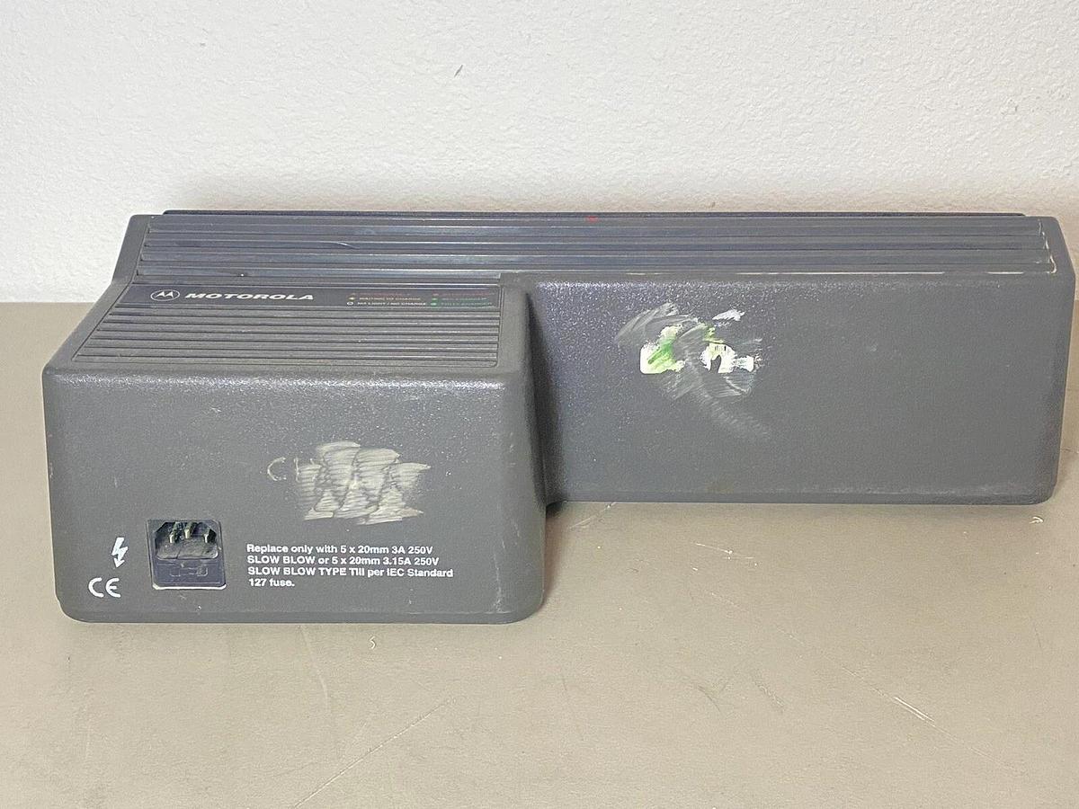 Used Motorola HTN9005 6-Bank Charging Charger Station for HT750 HT1250 HT1550