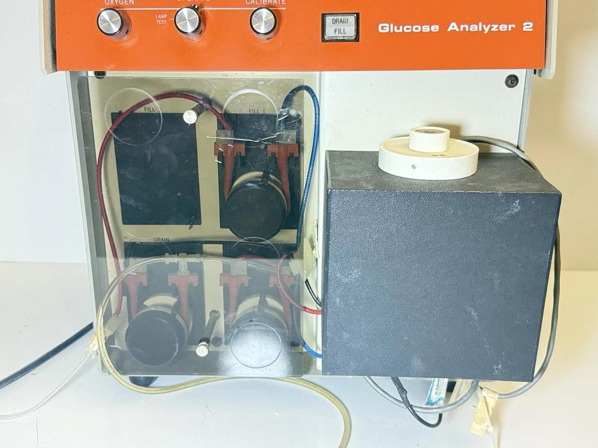 Used Beckman Glucose Analyzer 2 Model 6517 with accessories (Maintenance Kit)