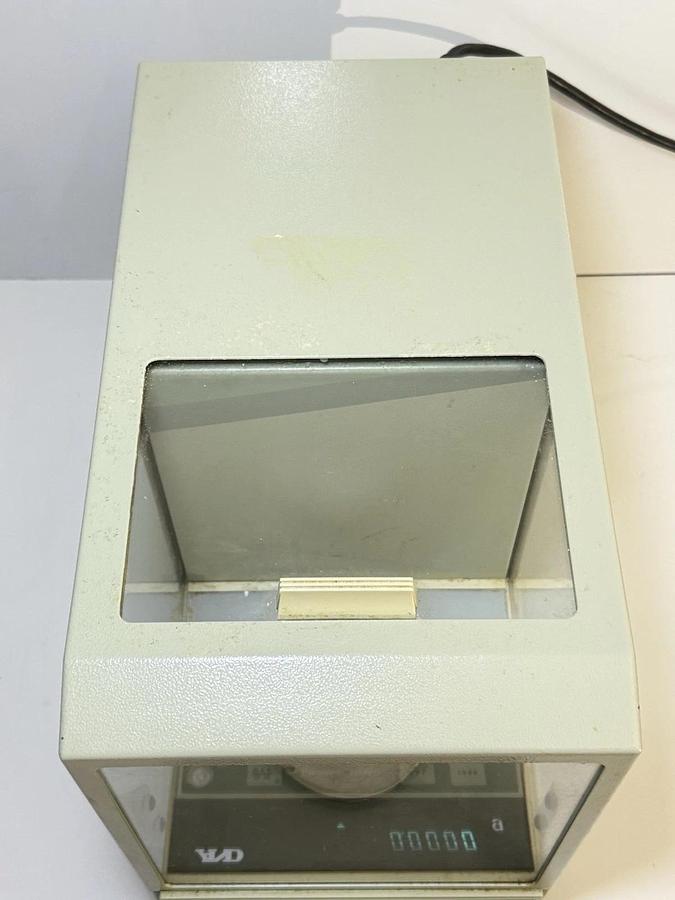 Used A&D Company  ER-120A   Electronic Balance Analytical Balance  max 120 gr d-0.1mg