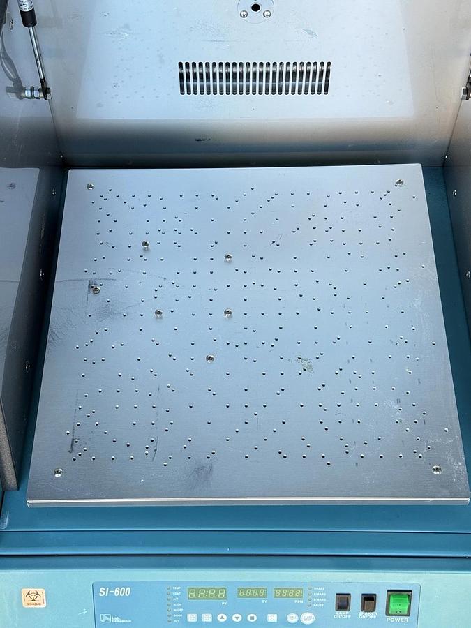 Used Jeio Tech Lab Companion SI-600 Laboratory Incubator Shaker