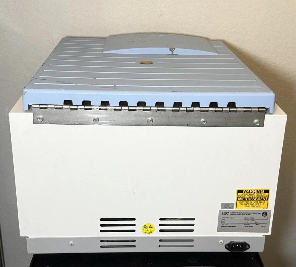Used IEC Centra CL3 Centrifuge w/ Rotor #243 & Swing buckets