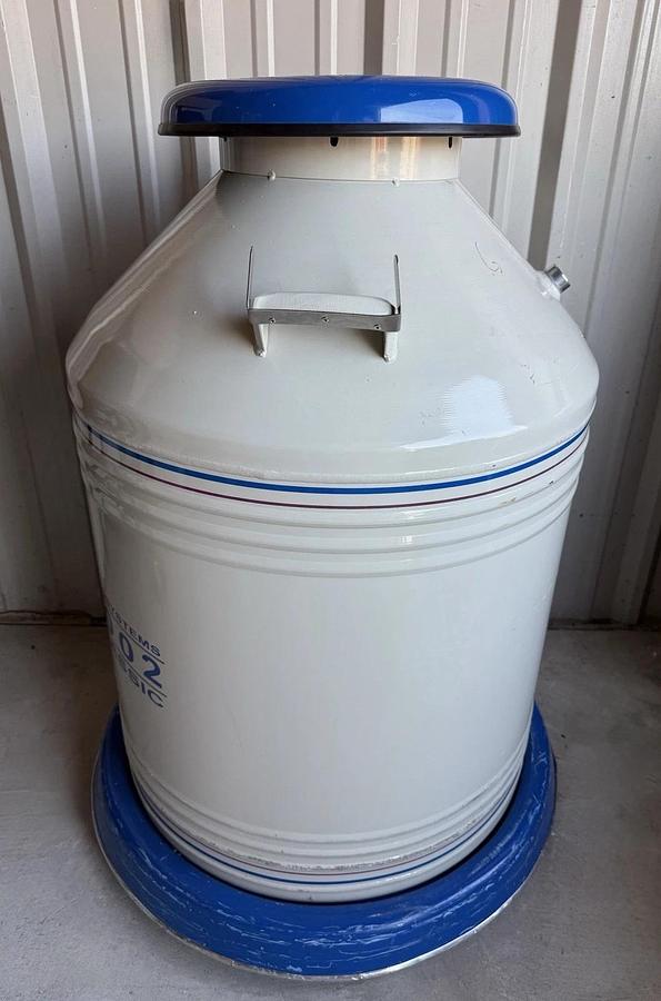 Used CBS Cryosystems 6002 Classic 175 Liter Nitrogen Tank w/ BAT-1B Level alarm