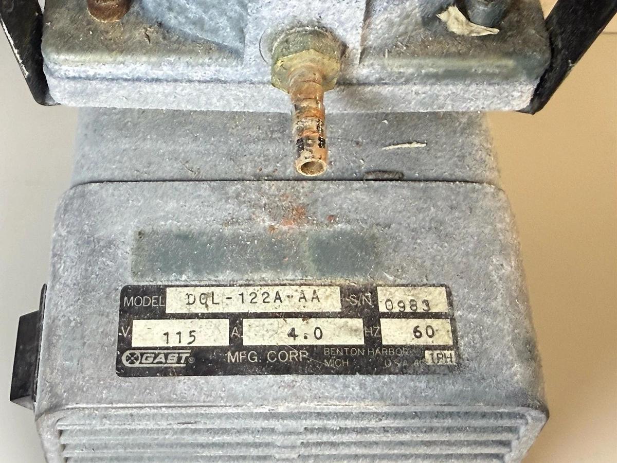 Used GAST Vacuum Pump DOL-122A-AA 115V 4A 60Hz