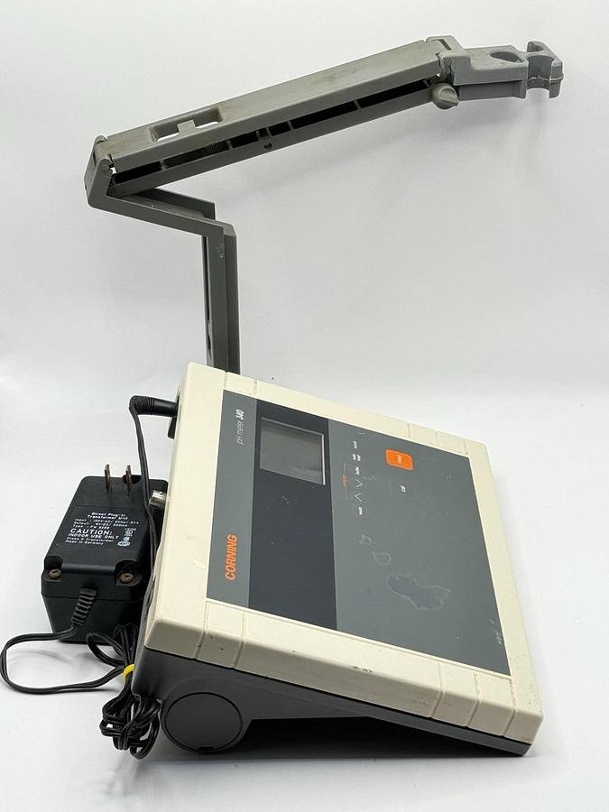Used Corning Model 340 Laboratory Lab pH Meter Measurement Device
