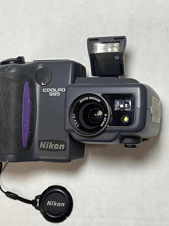 Used Nikon Coolpix 995 Digital Camera