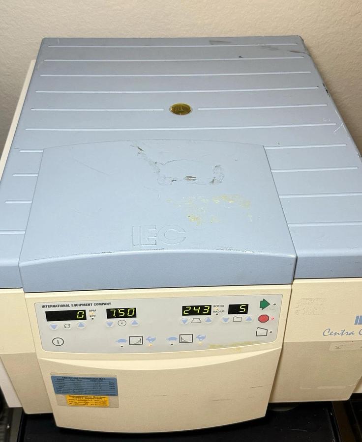 Used IEC Centra CL3 Centrifuge w/ Rotor #243 & Swing buckets