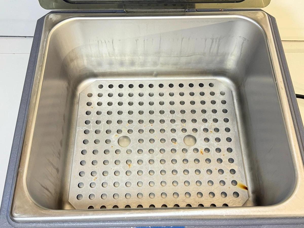 Used Fisher Scientific Isotemp 210 Water Bath with Lid