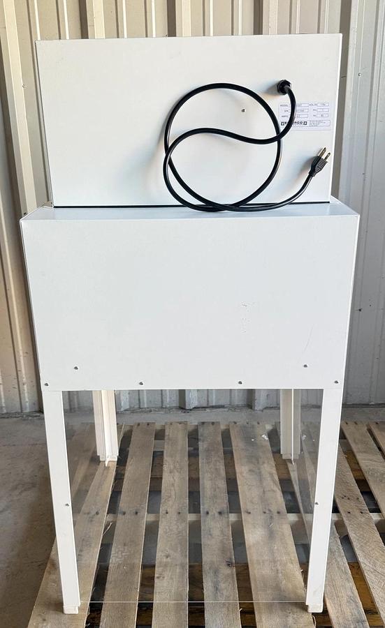 Used ENVIRCO Corporation Clean WorkStation BioHood Safety Tabletop Hood Model 10557