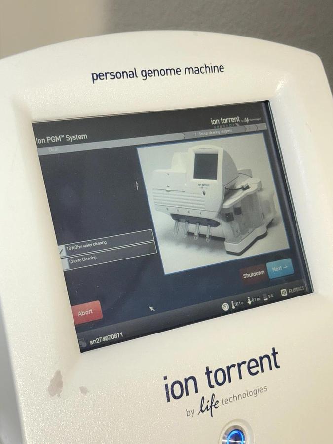 Used Life Technologies Ion Torrent Personal Genome Machine - Model 7467 (REF 4482296)