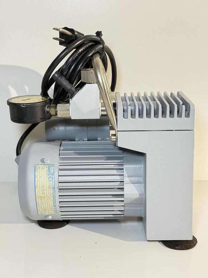 Used Vacuubrand Vakuumsystem ME 2SI Diaphragm Vacuum Pump Unit