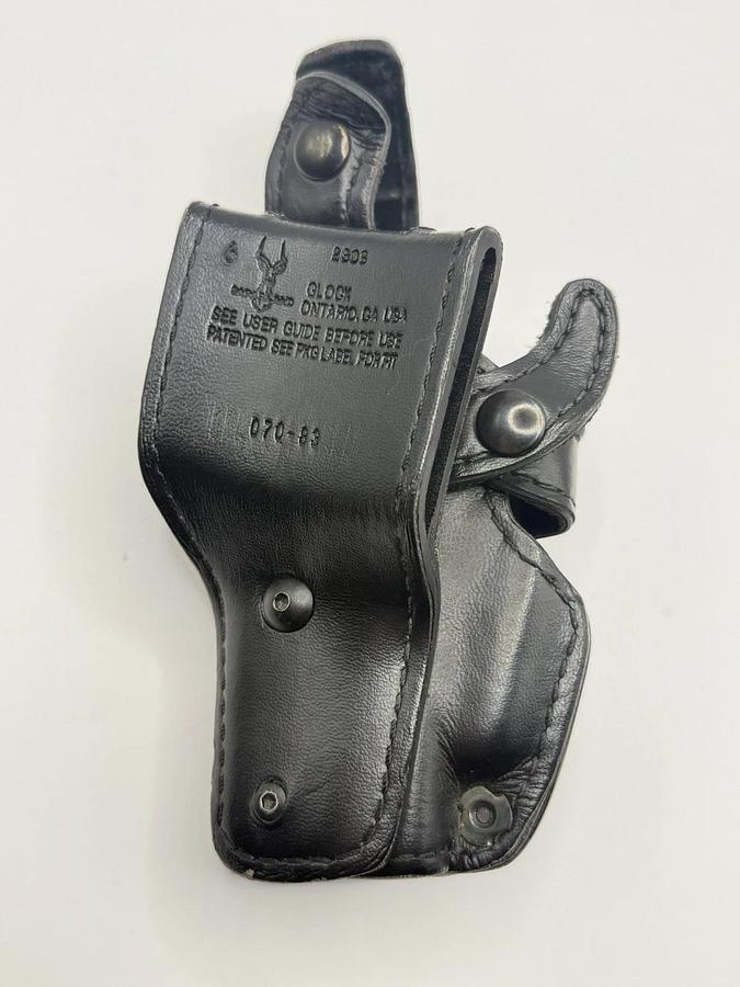 Used Safariland Black Leather Basket Weave Duty Holster Belt Loop RH Model: 070-83