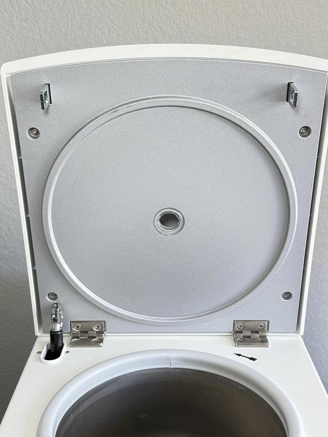 Used Hettich Zentrifugen MIKRO 200R Refrigerated Centrifuge