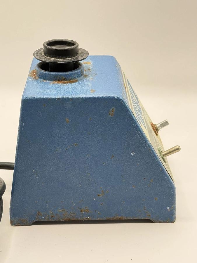 Used Scientific Industries Vortex Genie 2 Shaker 560