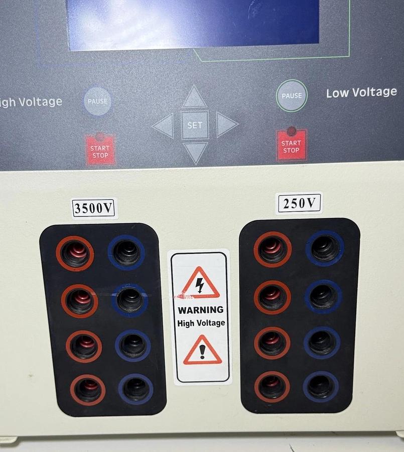 Used Invitrogen Corporation ZP10001 Zoom Dual Power Supply