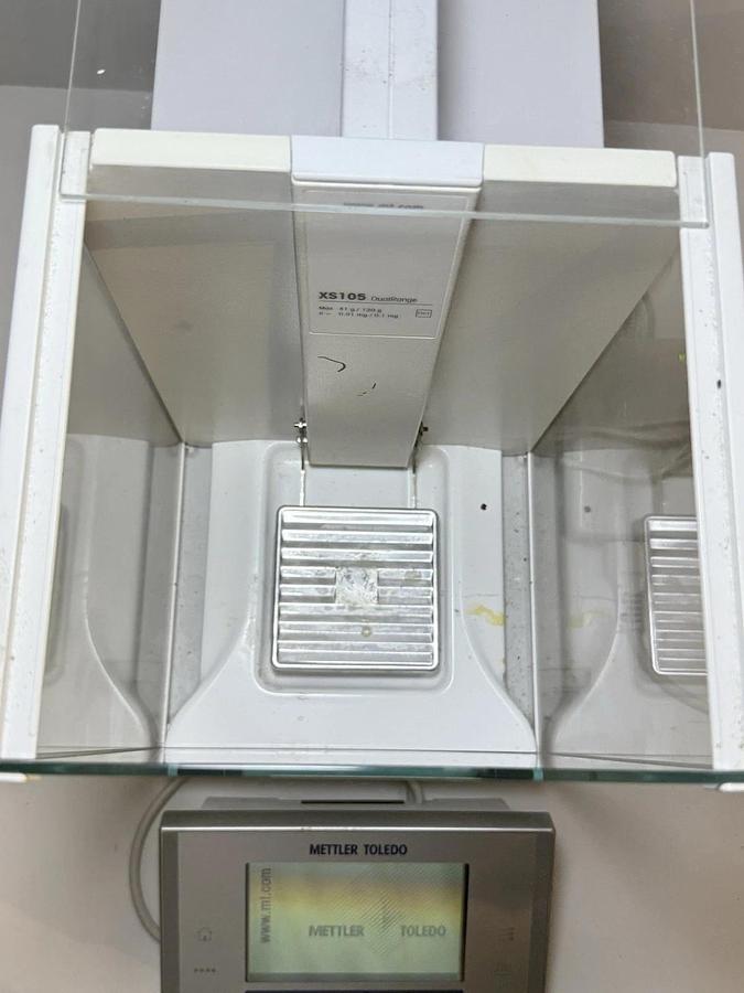 Used Mettler Toledo XS105DU DualRange Digital Analytical Balance Scale Laboratory