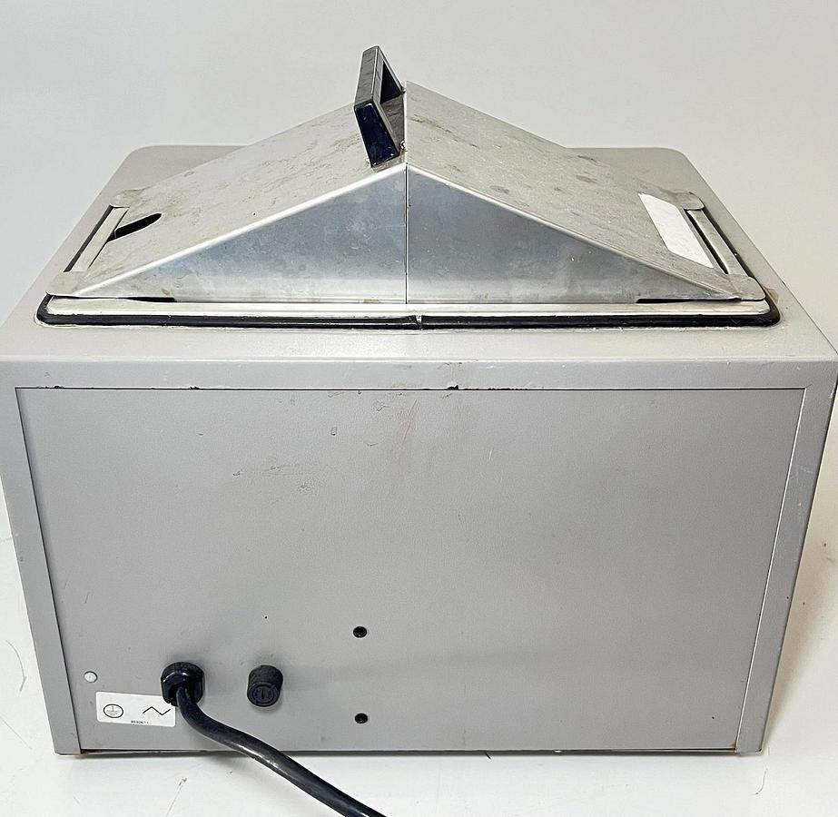 Used VWR Scientific 1225 Heated Digital Water Bath 9020908  - Tested Working!