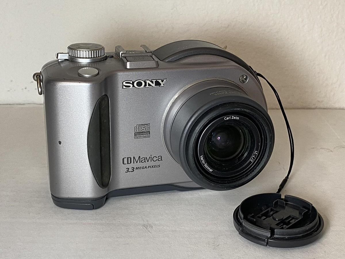 Used Sony Mavica MVC-CD300 Digital Camera With Battery 27242624221