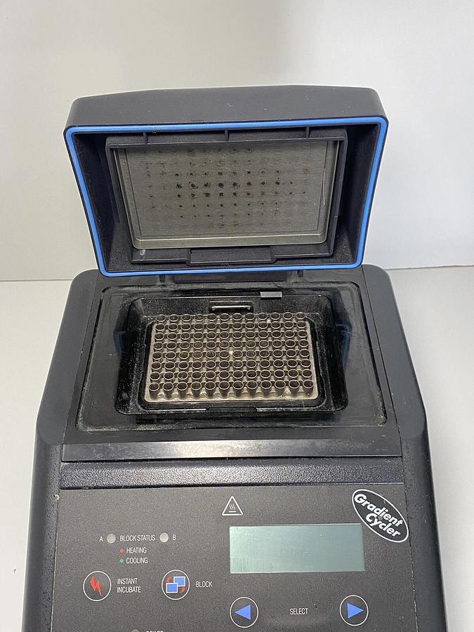 Used MJ Research Bio-Rad PTC-200 Thermal Cycler 96-Well Gradient DNA Engine Block