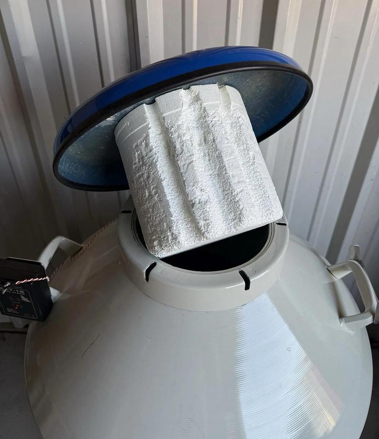 Used CBS Cryosystems 6002 Classic 175 Liter Nitrogen Tank w/ BAT-1B Level alarm