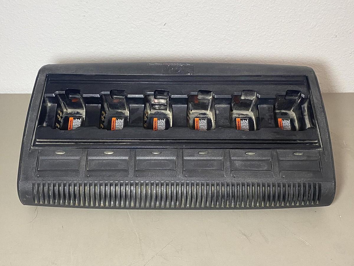 Used Motorola WPLN4197A 6-Bank Adaptive Battery Charging Station