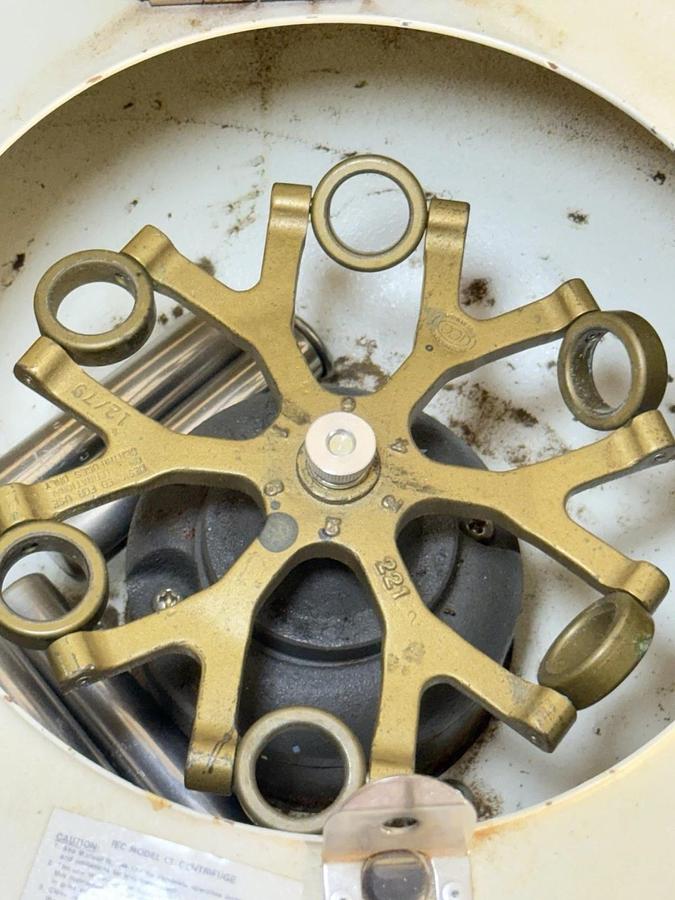 Used IEC International Equipment Co. Damon 428 Clinical Centrifuge with Rotor #221