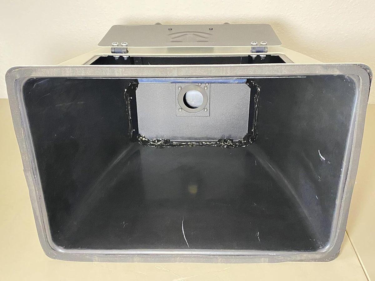 Used UVP DigiDoc-IT Gel Imaging System Darkroom 76-0311-01