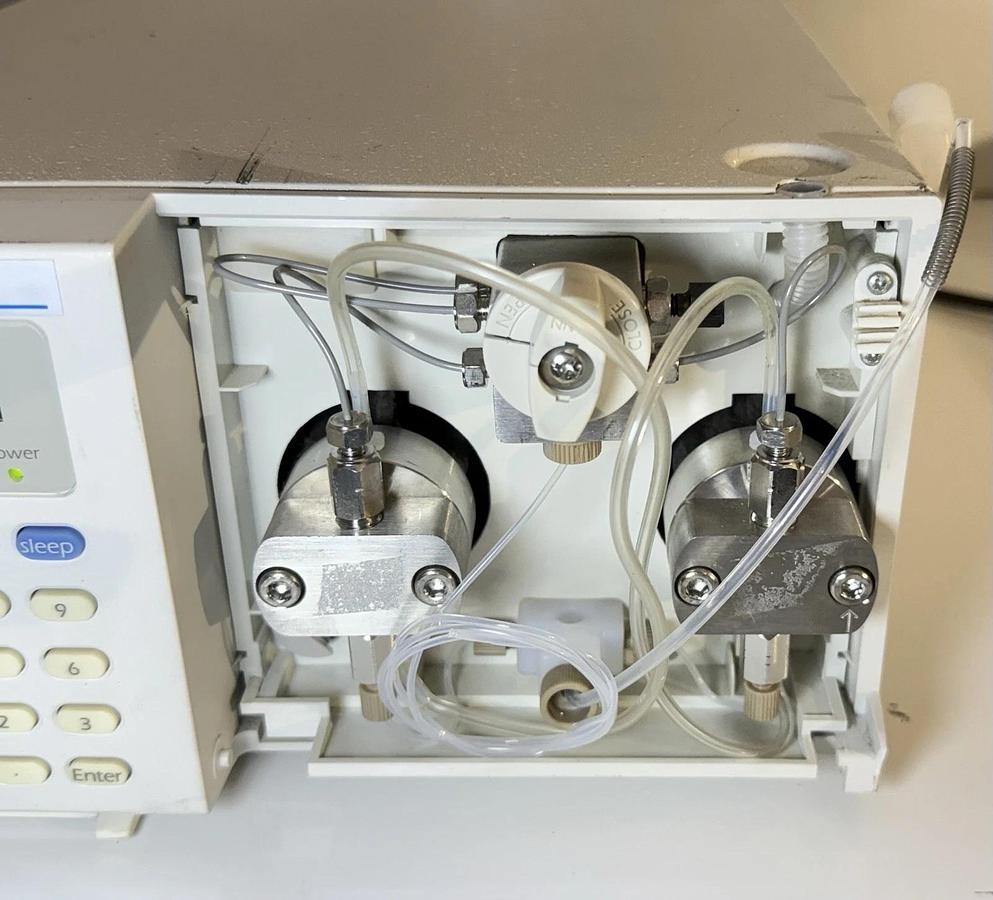 Used ESA HPLC Chromatography 582 Solvent Delivery System