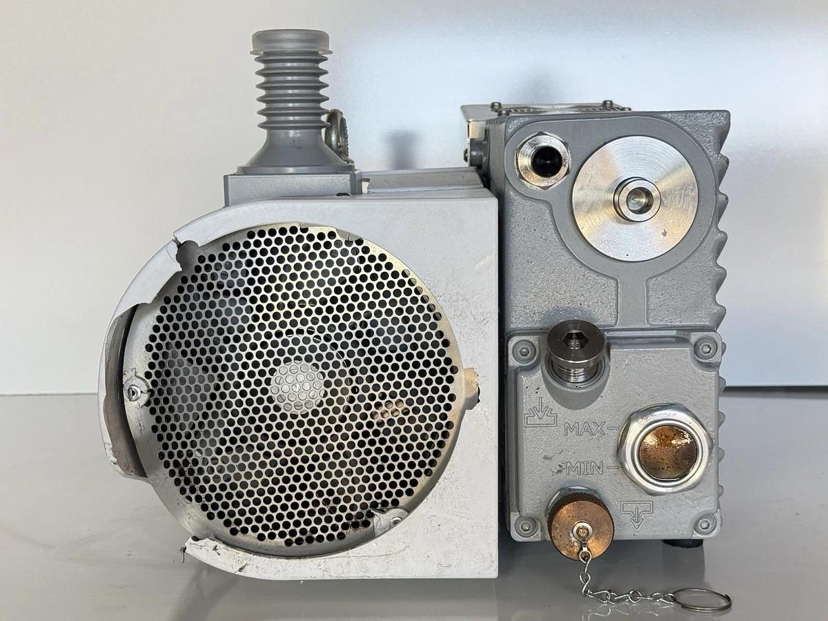 Used Agilent Technologies MS40-S Rotary Vane Pump X3705-64000