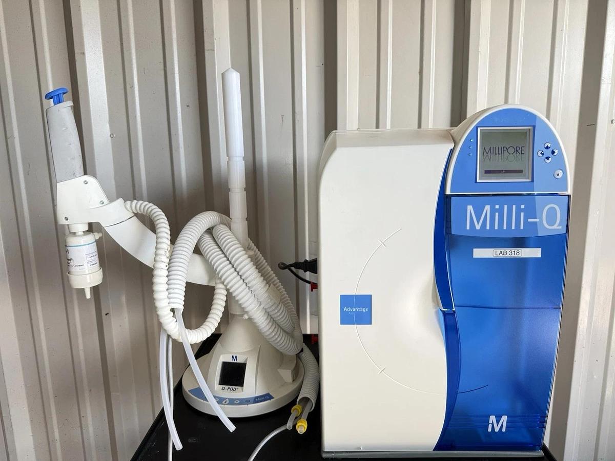 Used Millipore Milli-Q Advantage A10 Water Purification System Z00Q0V0T0 w/ Q-Pod