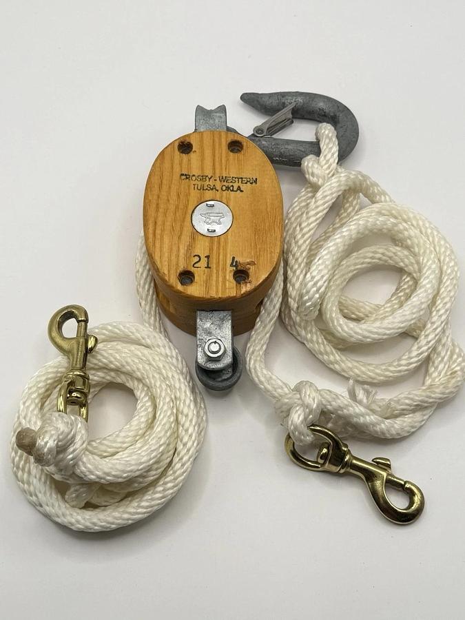 MCKISSICK CROSBY- Western Wood Block Pulley 21-4 with rope