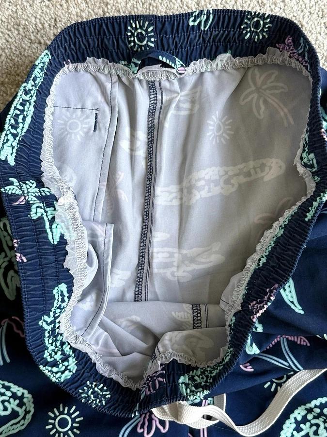 Used Chubbies Men's Large Alligator swim trunks blue - No liner