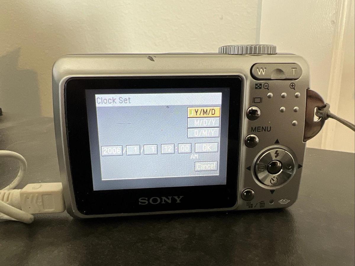 Used Sony Cyber-shot DSC-S500 6.0MP Digital Camera - *READ* 4905524370829