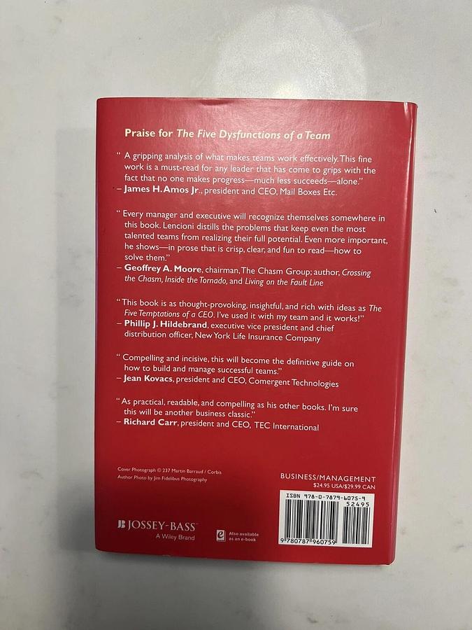 Used The Five Dysfunctions of a Team : A Leadership Fable, Patrick Lencioni 9780787960759