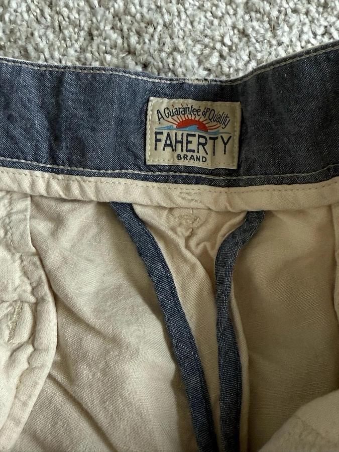 Used Faherty Shorts Men’s 34 Beige Linen Cotton Blend Flat Front Chino 9" Inseam