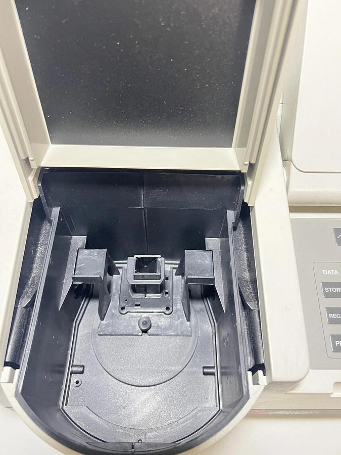 Used Beckman DU530 DU 530 Life Science UV/Vis Spectrophotometer