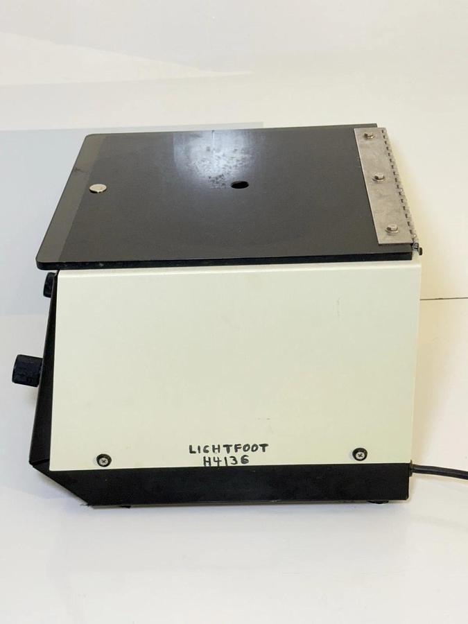 Used Fisher Scientific (CAT: 4-978-59A) Micro-Centrifuge Model 59A w/ Rotor