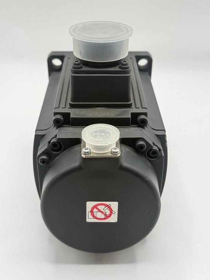 Used Mitsubishi HG-RR153 AC Servo Motor – New in Box