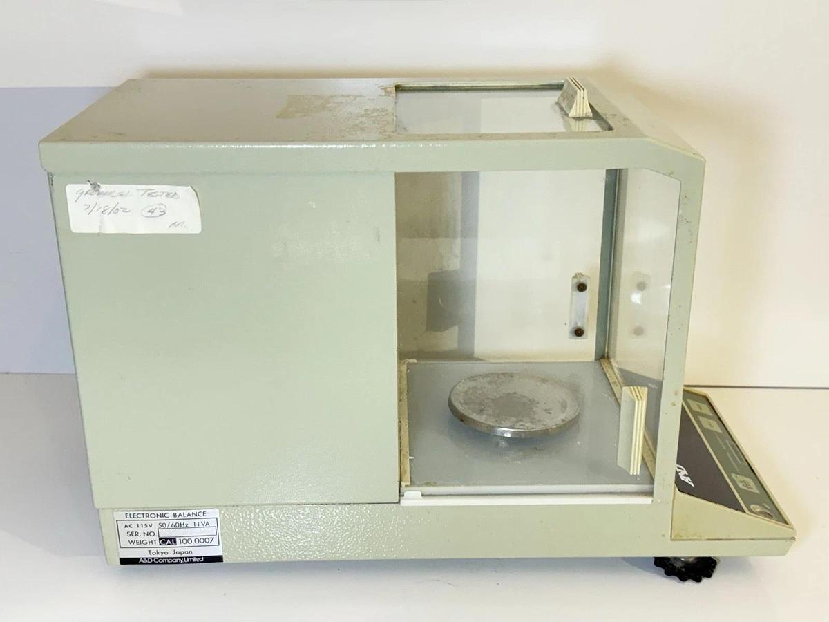 Used A&D Company  ER-120A   Electronic Balance Analytical Balance  max 120 gr d-0.1mg