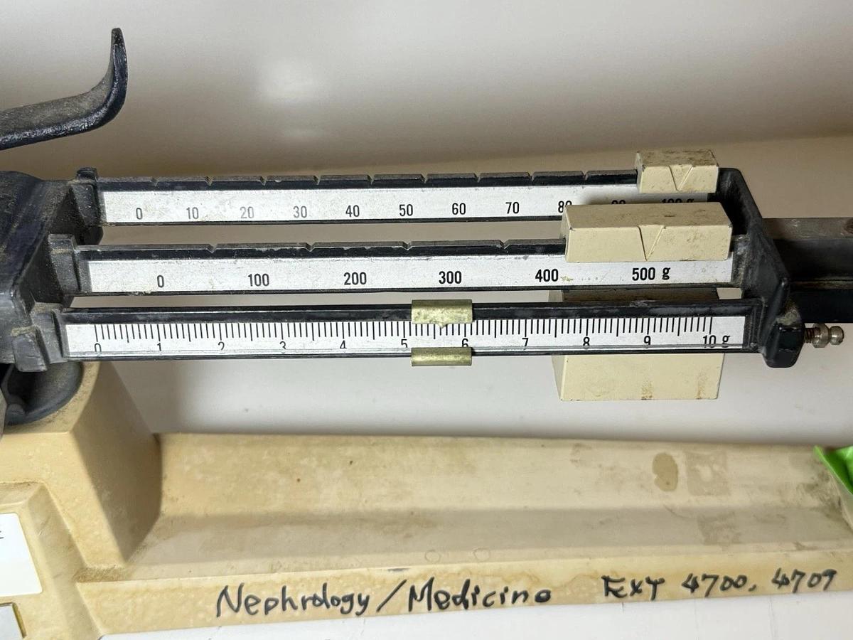 Used OHAUS Vintage Triple Beam Balance Scale Laboratory (2610g capacity)