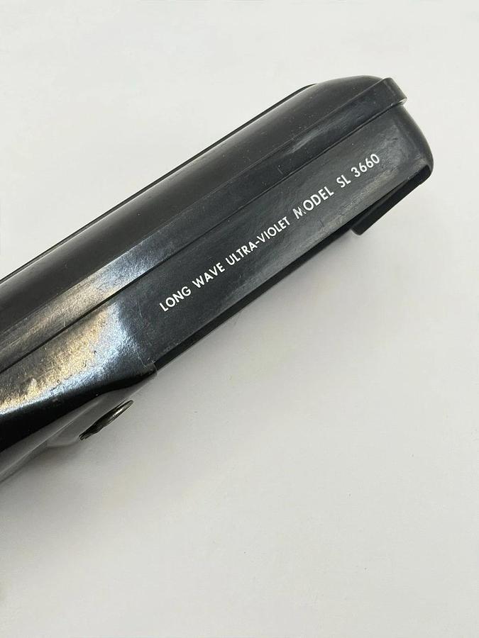 Used Vintage - MINERALIGHT Long Wave UV Light Lamp SL-3660
