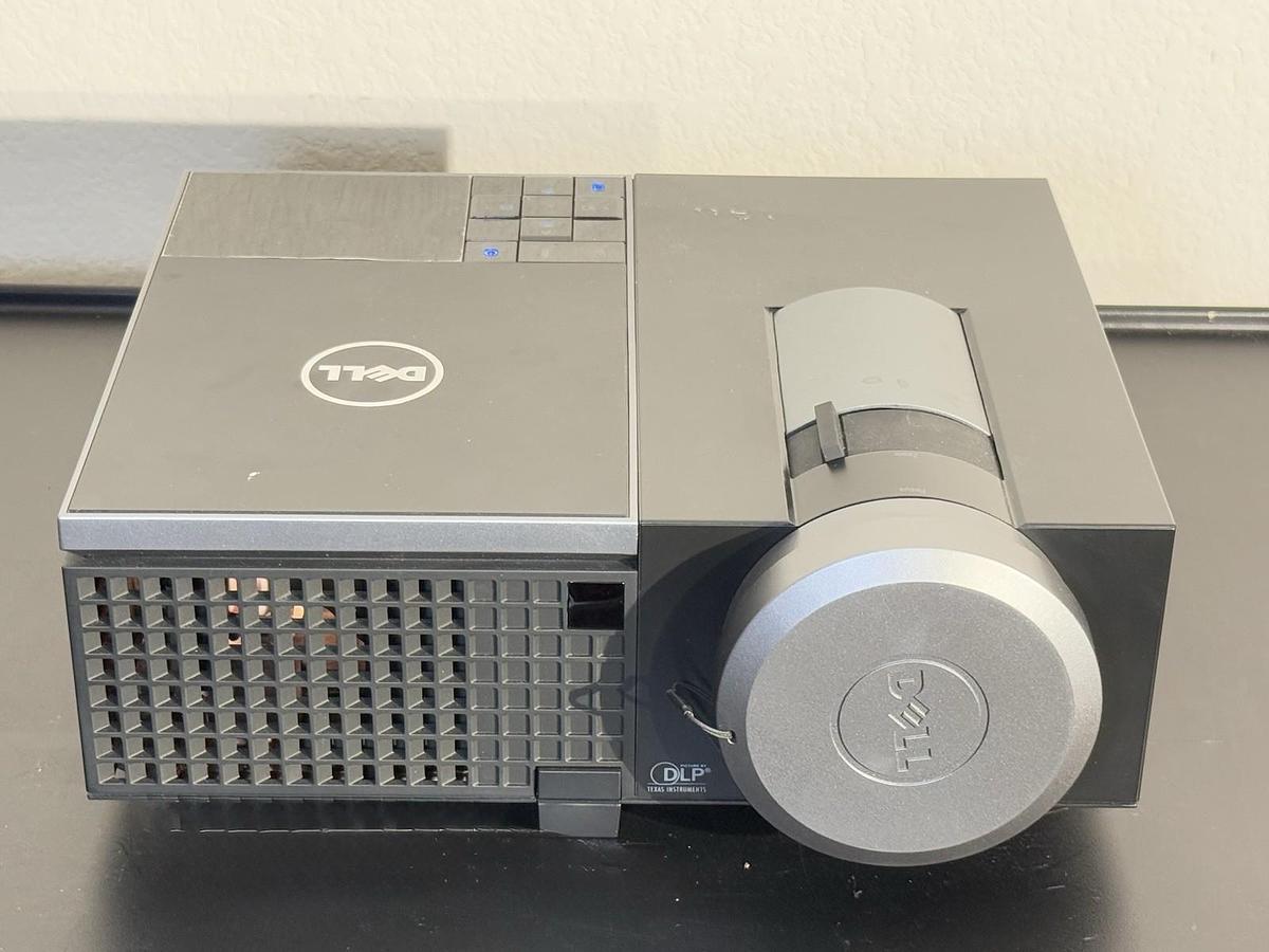 Used Dell 4320 DLP Projector – 4300 Lumens WXGA HDMI Network Ready