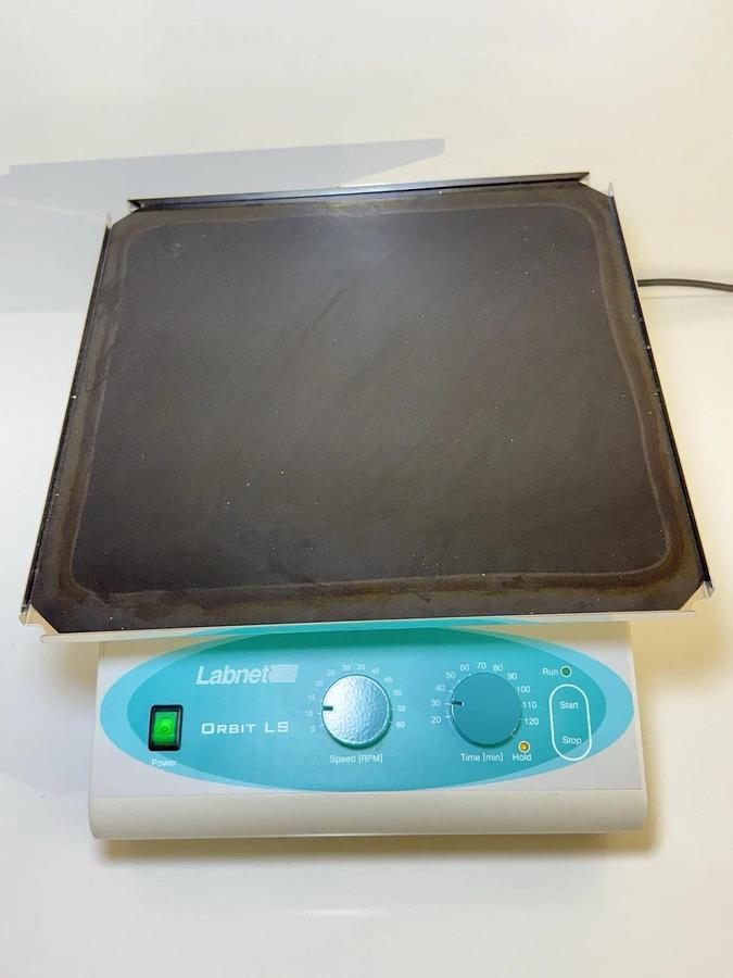 Used Labnet Orbit LS Low Speed Orbital Shaker Flat Platform S 2030-LS