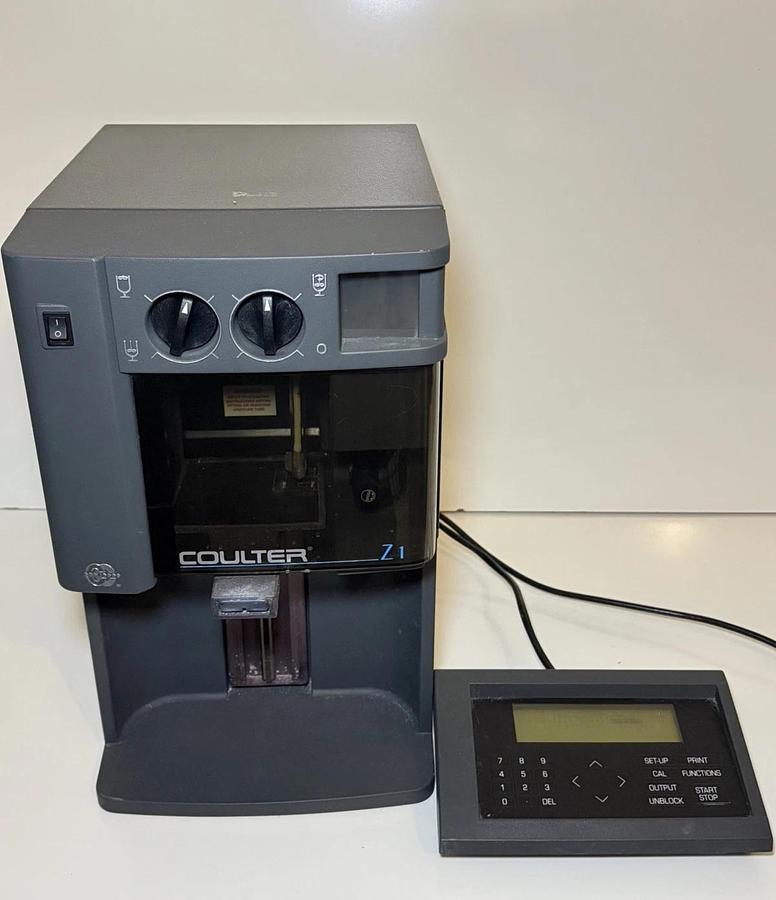 Used Beckman Coulter Z1 Cell Particle Counter w/ Controller