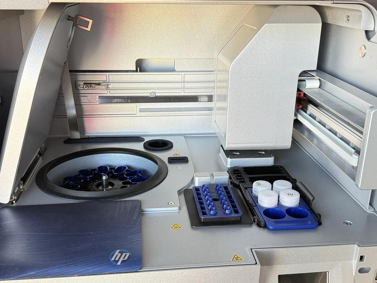 Used QIAGEN QIAcube Automated Nucleic Acid Purification and Extraction System