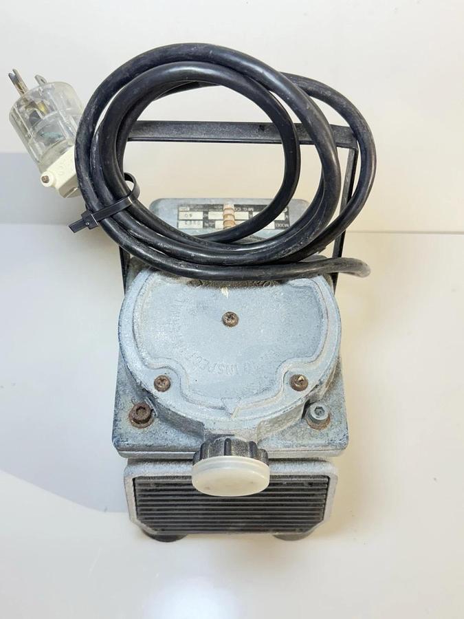 Used GAST Vacuum Pump DOL-122A-AA 115V 4A 60Hz